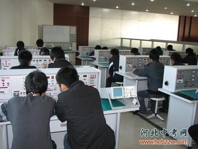 河北商貿(mào)學(xué)校 培養(yǎng)電子產(chǎn)品維護(hù)專業(yè)人才的搖籃