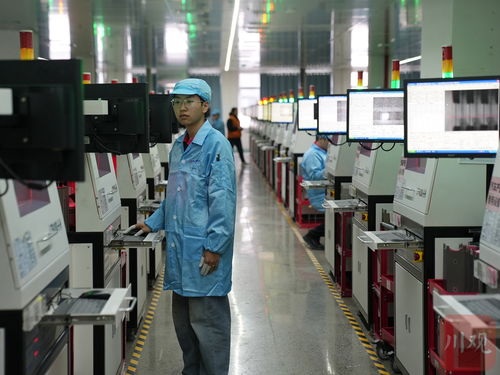 為工廠車間打上「全球化」標(biāo)簽，這些外企在四川謀什么？丨外資在川最前線·電子產(chǎn)品維護(hù)